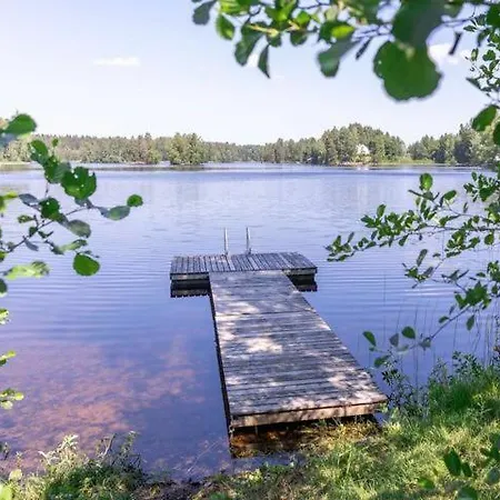 Lomamökit Moekki Karjalohjalla *